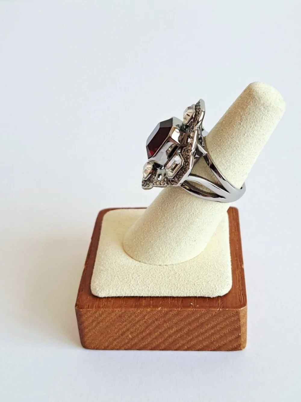 NEW Vintage Swarovski Sheila Ruby Red Ring Signed Size 6.5 - Picture 5 of 14